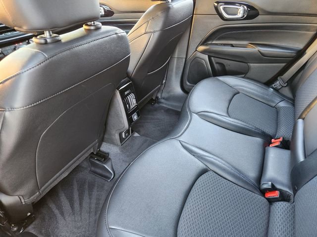 Certified 2026 Jeep Compass Latitude image 27