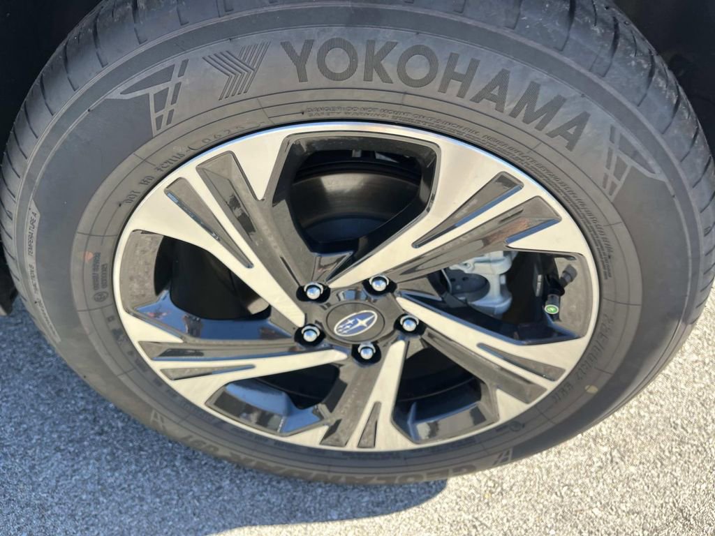 Used 2025 Subaru Crosstrek 2.5i Premium image 11