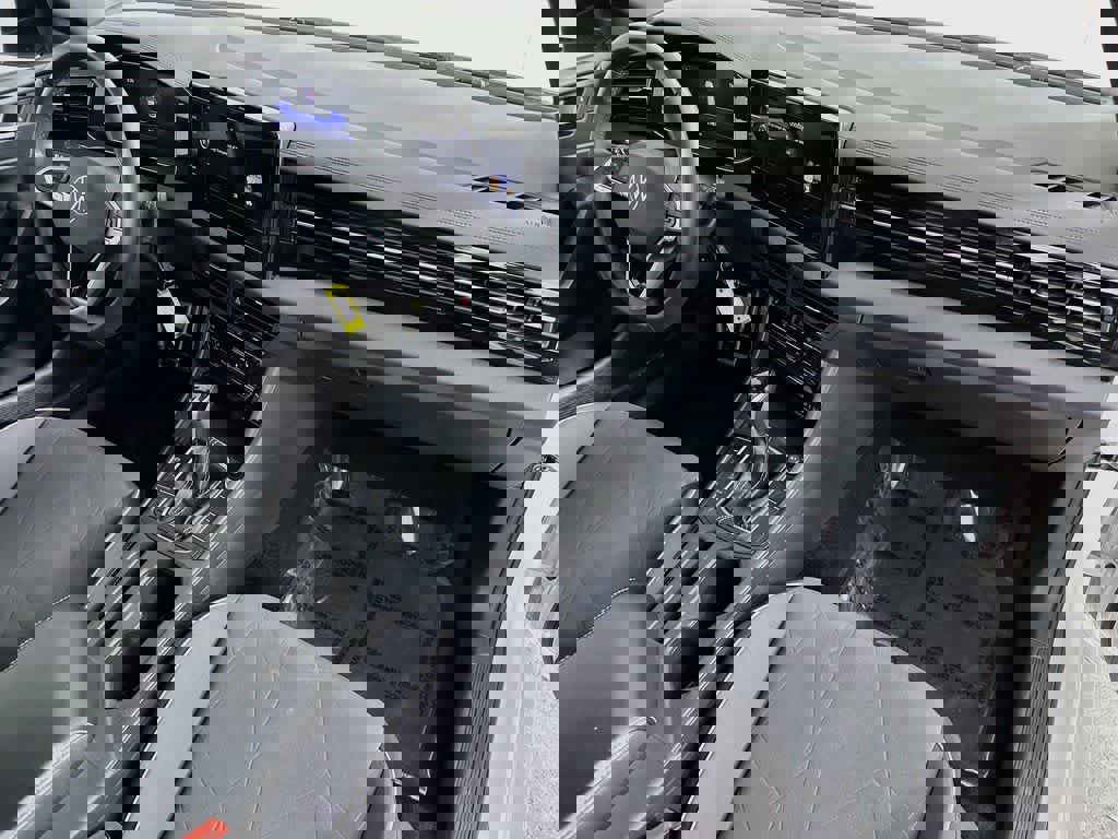 Used 2025 Volkswagen Jetta Sport image 29