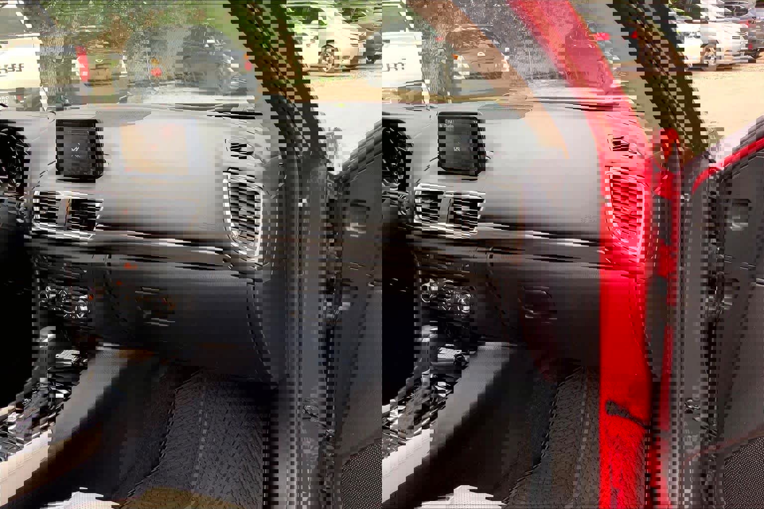 Used 2018 MAZDA MAZDA3 Grand Touring w/ Premium Equipment Package FWD image 19