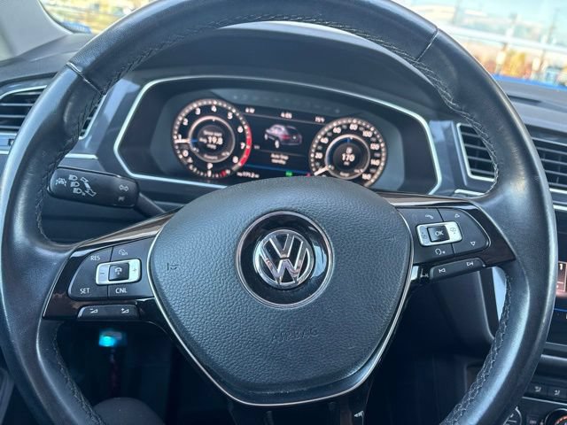 Used 2018 Volkswagen Tiguan SEL Premium FWD image 10