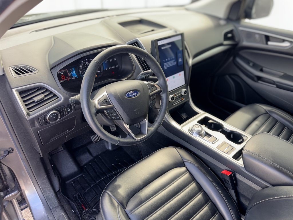 Used 2024 Ford Edge SEL w/ Convenience Package AWD/4WD image 4