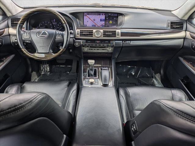 Used 2013 Lexus LS 460 w/ Ultra Luxury Pkg image 19
