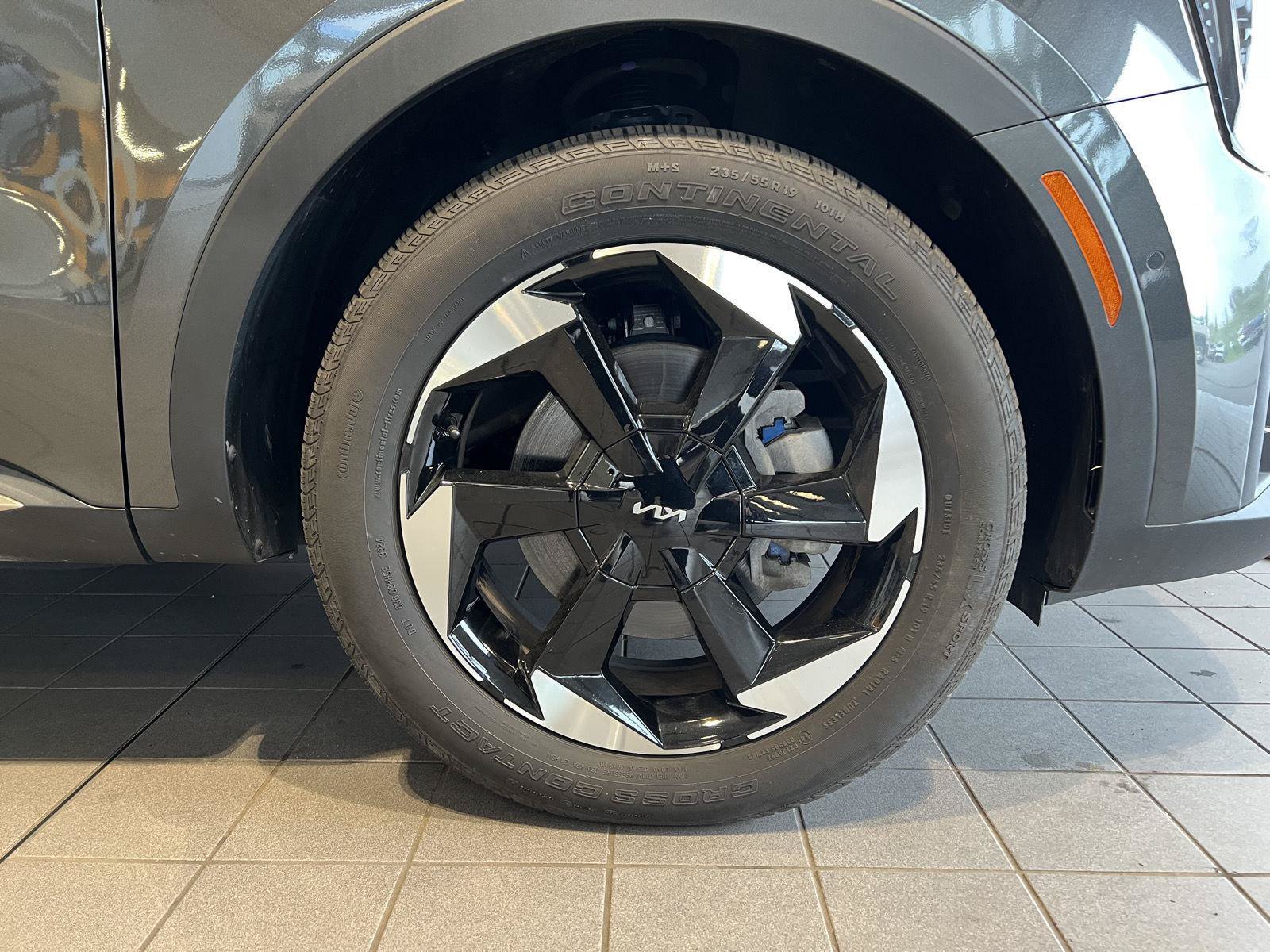 Used 2025 Kia Sorento SX Prestige AWD/4WD image 9
