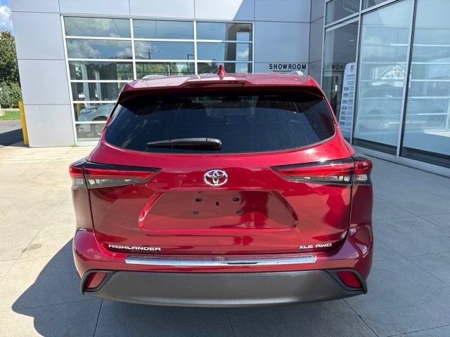 Used 2023 Toyota Highlander XLE AWD/4WD image 6