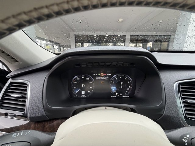 Used 2016 Volvo XC90 T6 Momentum w/ Momentum Plus Package image 12