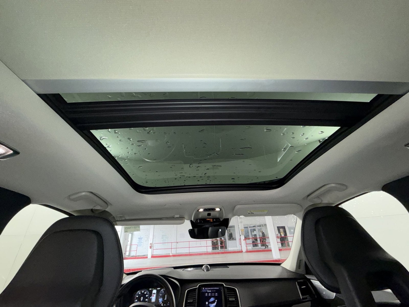 Used 2017 Volvo XC90 T6 Momentum w/ Vision Package image 24