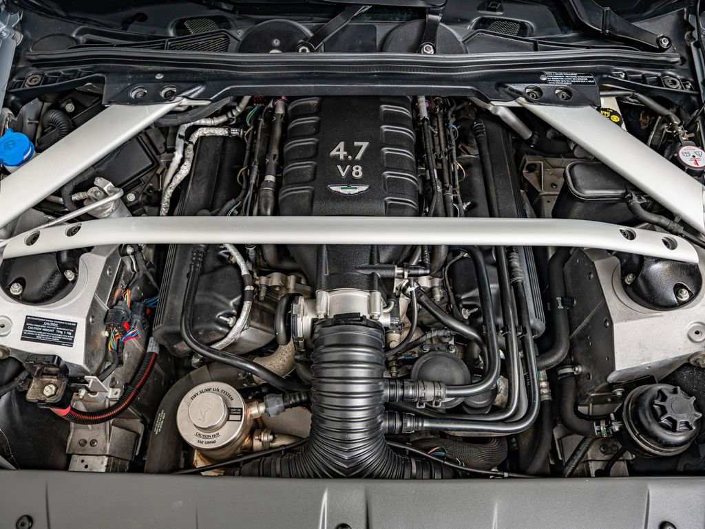 Used 2015 Aston Martin V8 Vantage GT RWD image 43