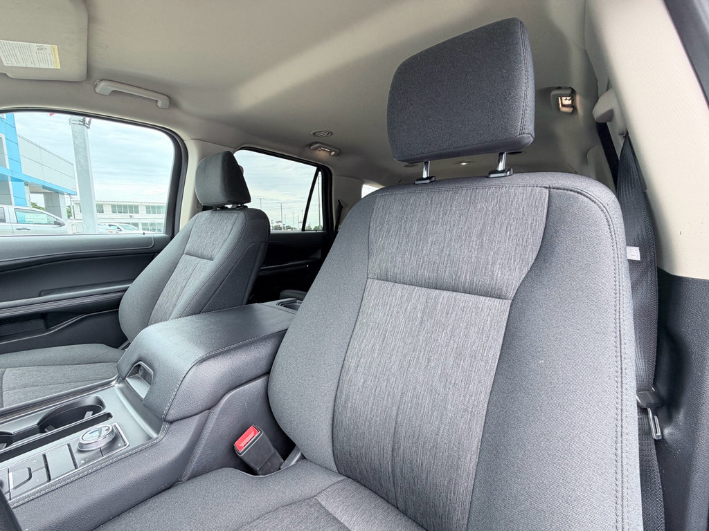 Used 2024 Ford Expedition XLT AWD/4WD image 23