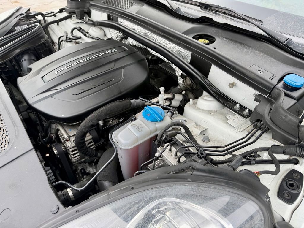 Used 2018 Porsche Macan image 44