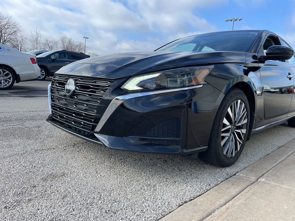 Used 2023 Nissan Altima 2.5 SV w/ SV Premium Package image 15