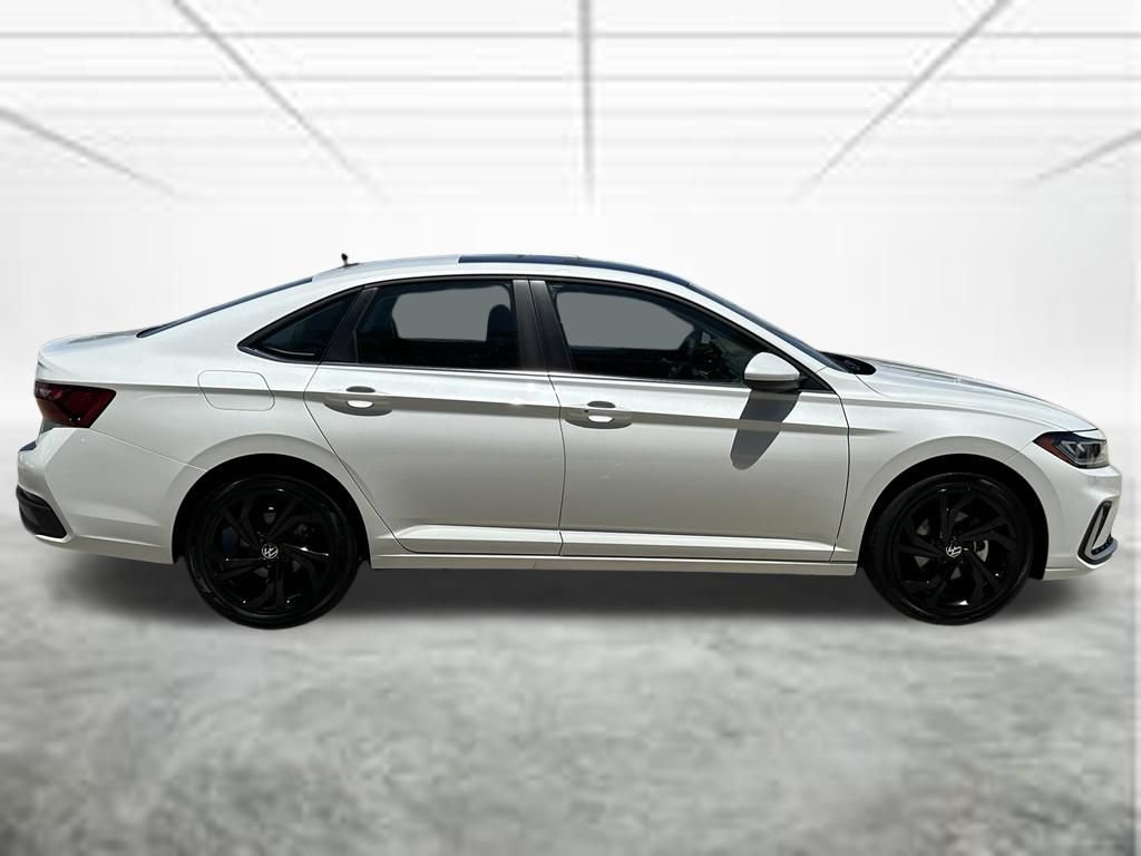 New 2026 Volkswagen Jetta SE FWD image 6