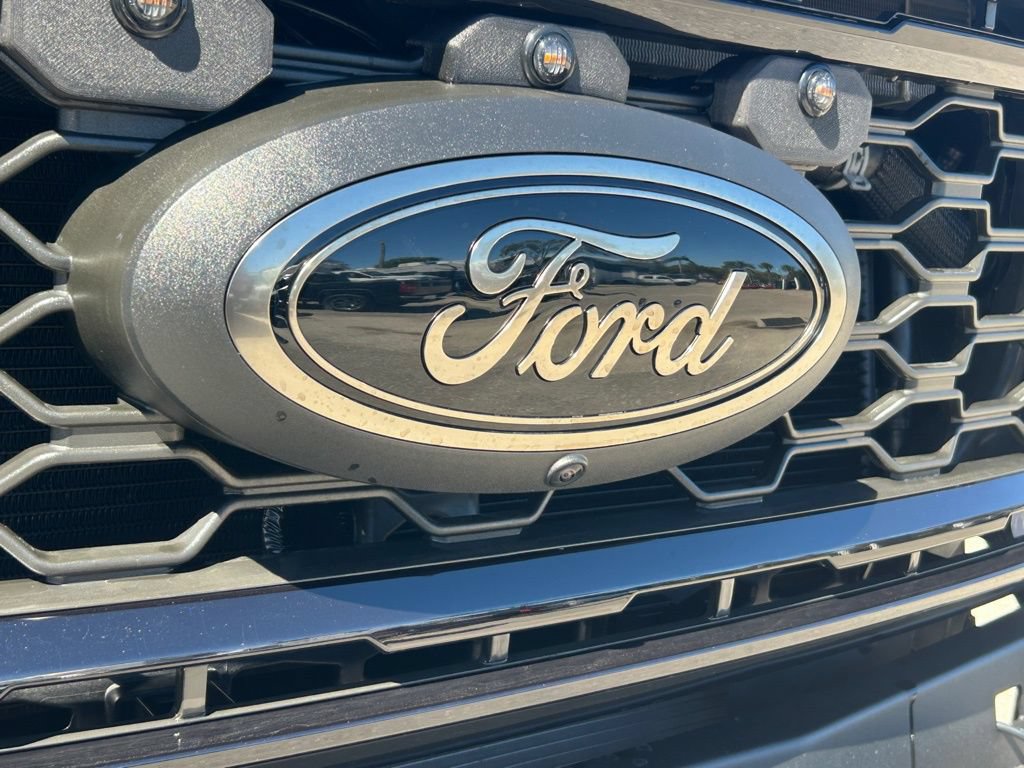 New 2026 Ford F250 Lariat w/ Black Appearance Package AWD/4WD image 24
