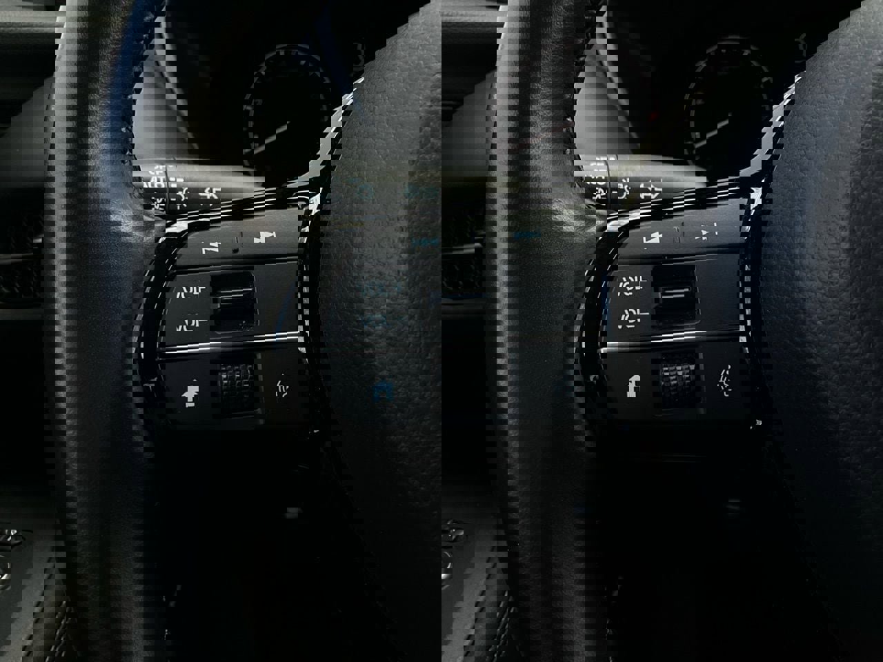 Used 2025 Honda HR-V EX-L image 33