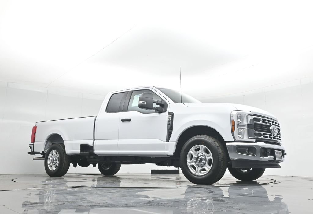 New 2026 Ford F350 XLT image 3