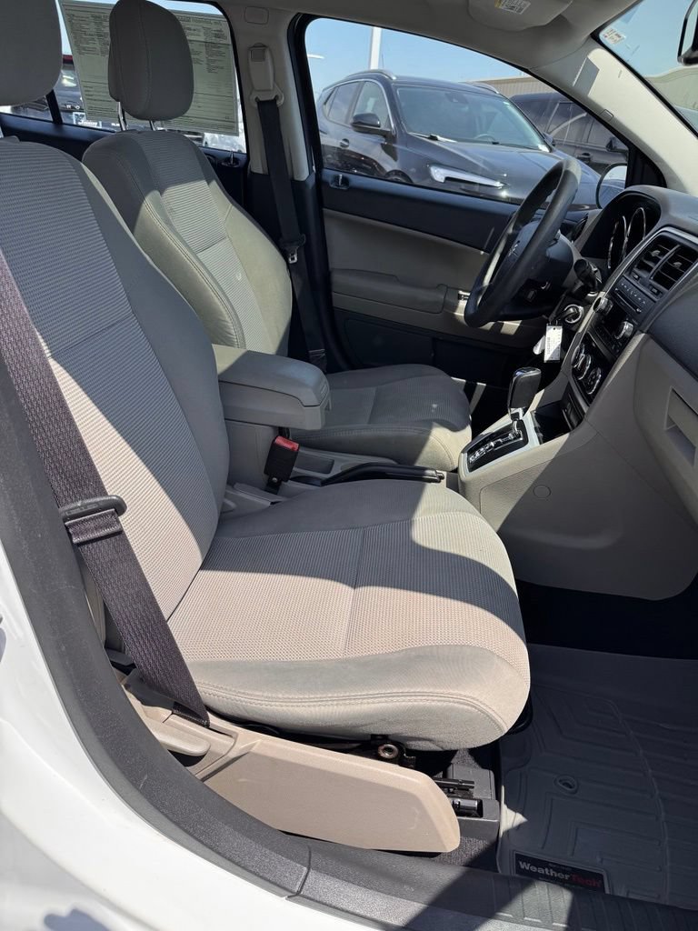 Used 2011 Dodge Caliber Mainstreet FWD image 11