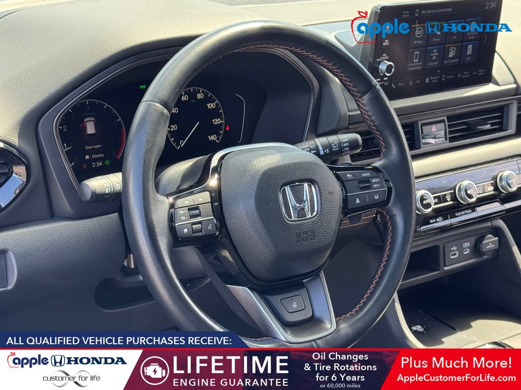 Used 2025 Honda Pilot TrailSport image 10
