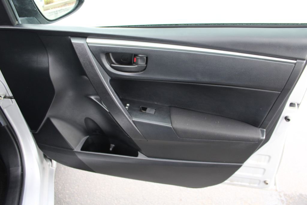 Used 2015 Toyota Corolla L FWD image 43
