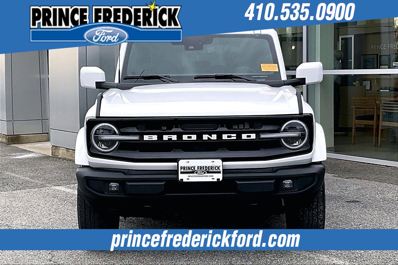 Used 2025 Ford Bronco Outer Banks image 2