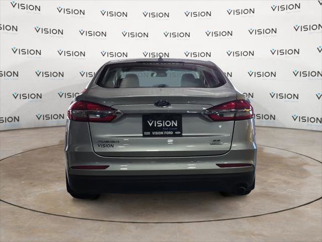 Used 2020 Ford Fusion SE image 3