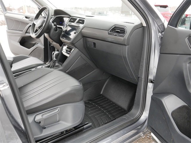 Certified 2024 Volkswagen Tiguan SE image 19