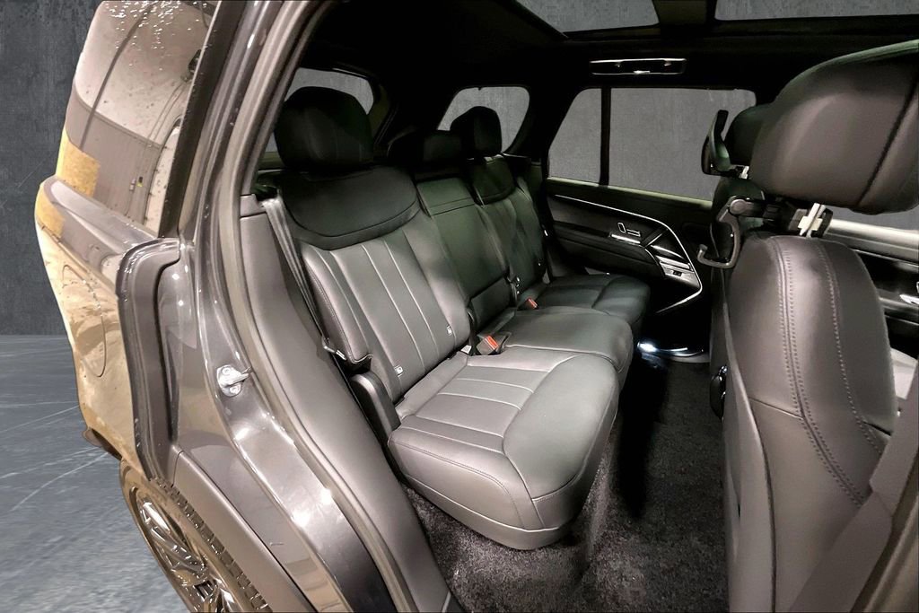 New 2026 Land Rover Range Rover SE image 10