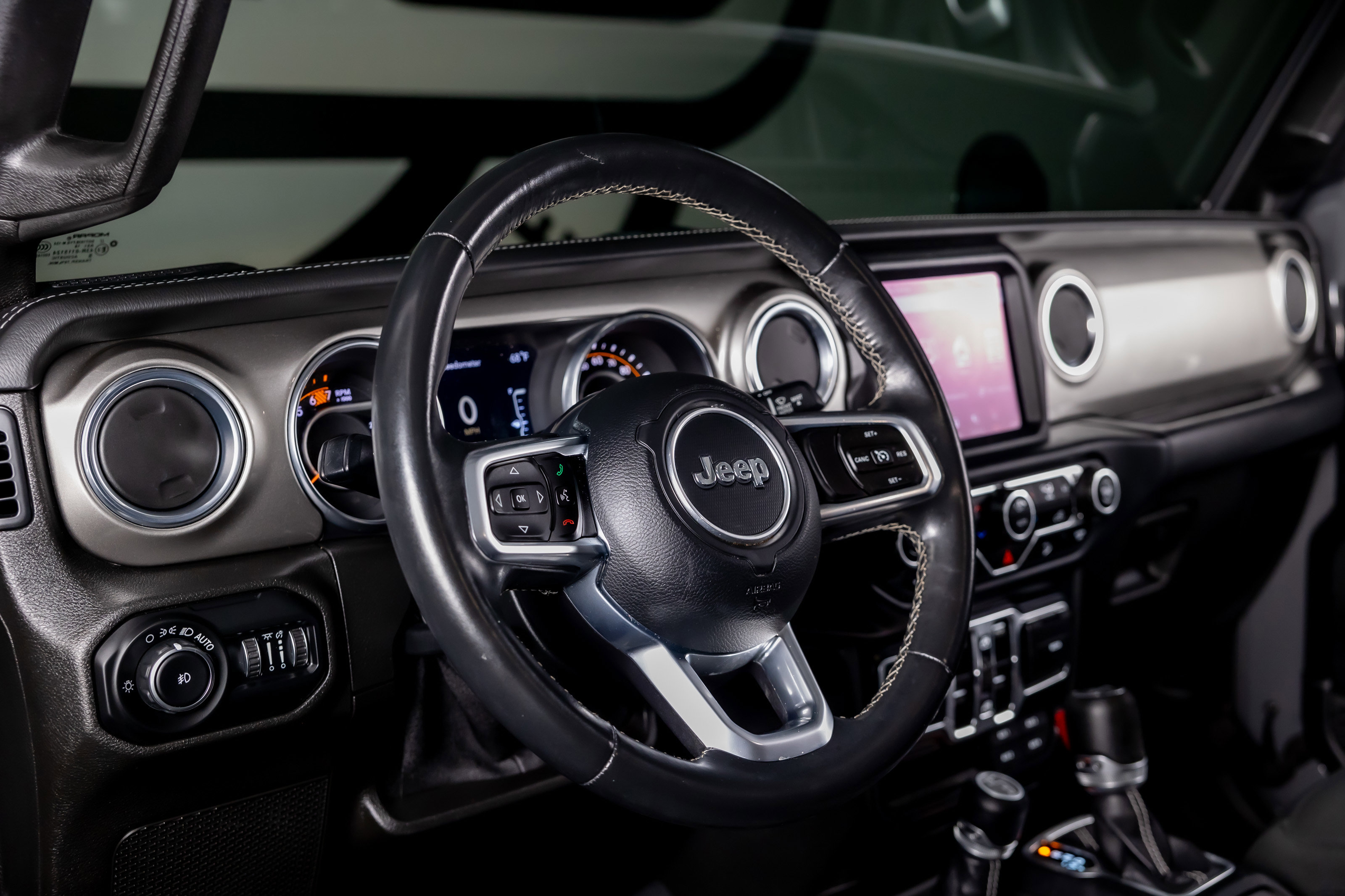 Used 2019 Jeep Wrangler Unlimited Sahara image 28