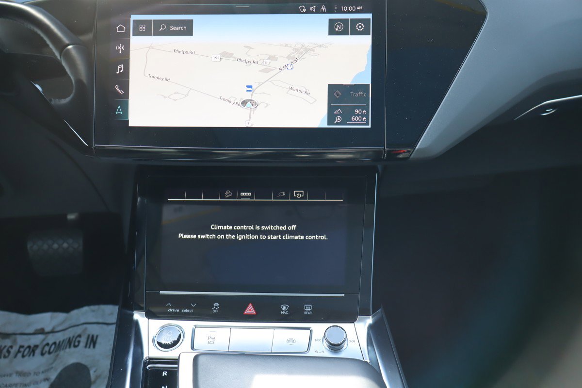 Used 2021 Audi e-tron Premium Plus w/ Premium Plus Package AWD/4WD image 11