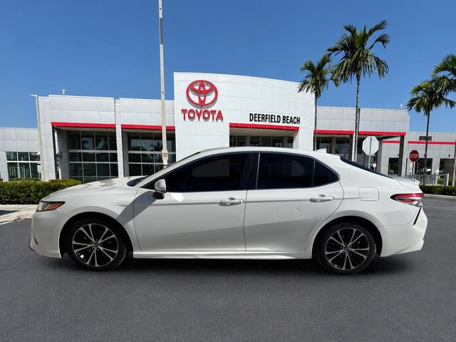 Used 2019 Toyota Camry SE w/ Convenience Package FWD image 4