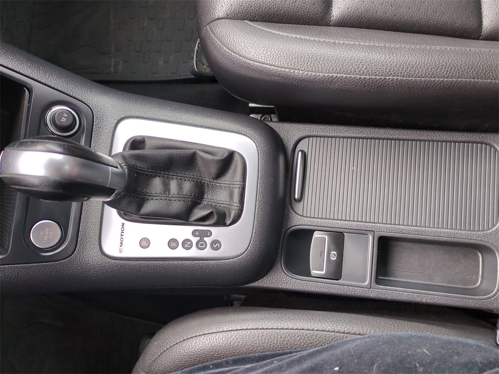 Used 2017 Volkswagen Tiguan S image 28