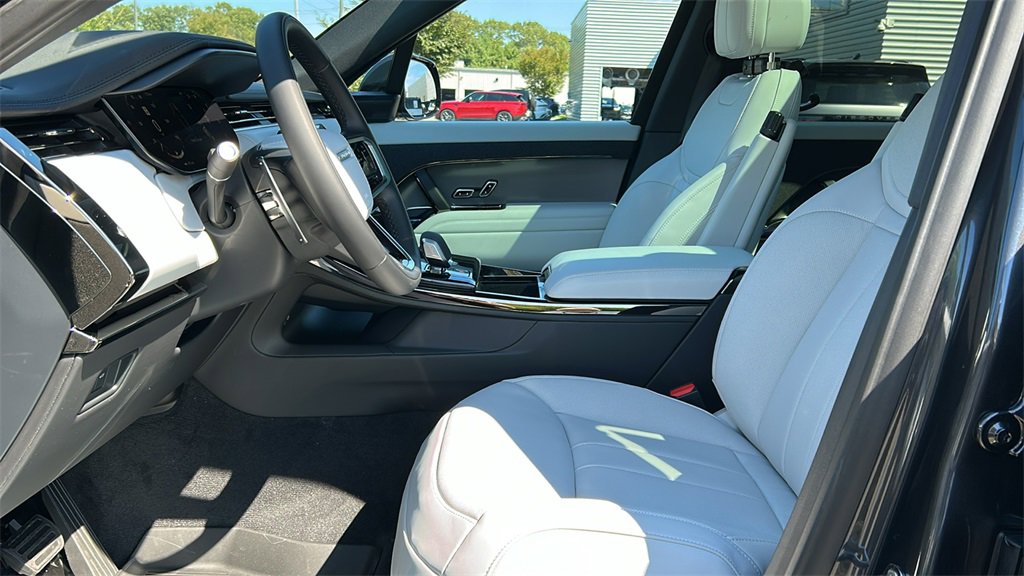 New 2025 Land Rover Range Rover Sport SE image 10