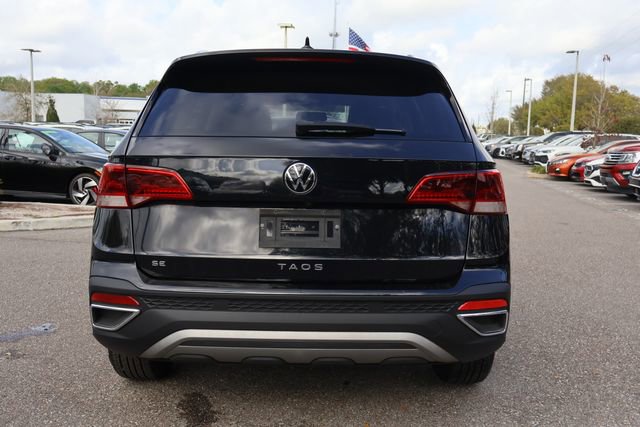 Certified 2022 Volkswagen Taos SE image 7