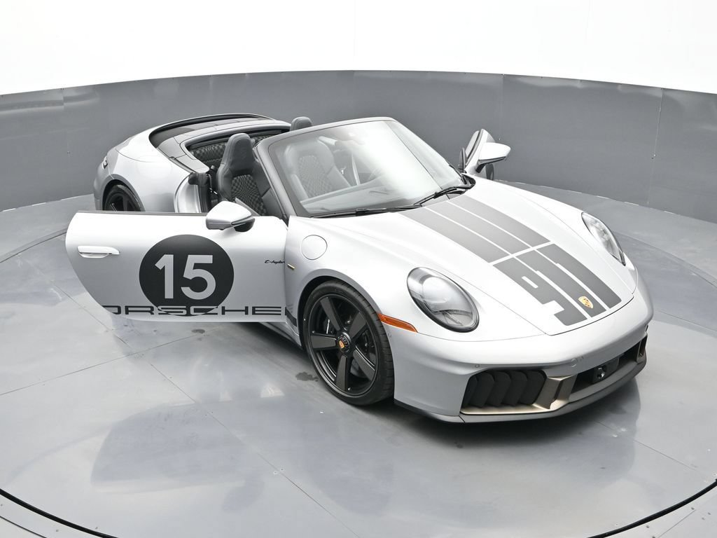 Certified 2026 Porsche 911 Carrera GTS RWD image 32