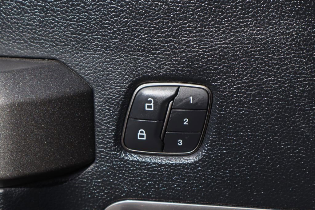 Used 2020 Ford F150 Raptor w/ Equipment Group 802A Luxury image 18