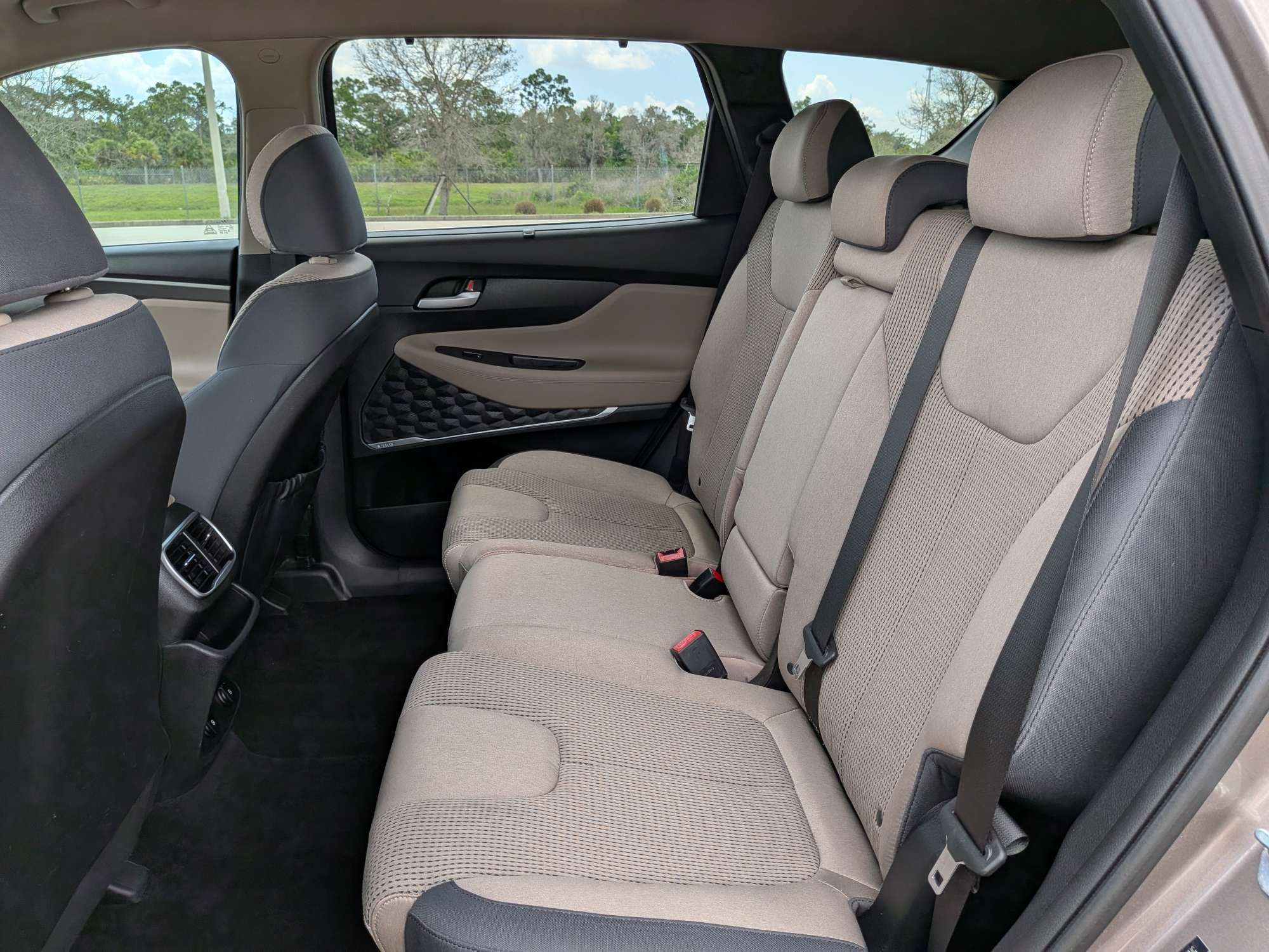 Used 2019 Hyundai Santa Fe SEL w/ Cargo Package FWD image 17
