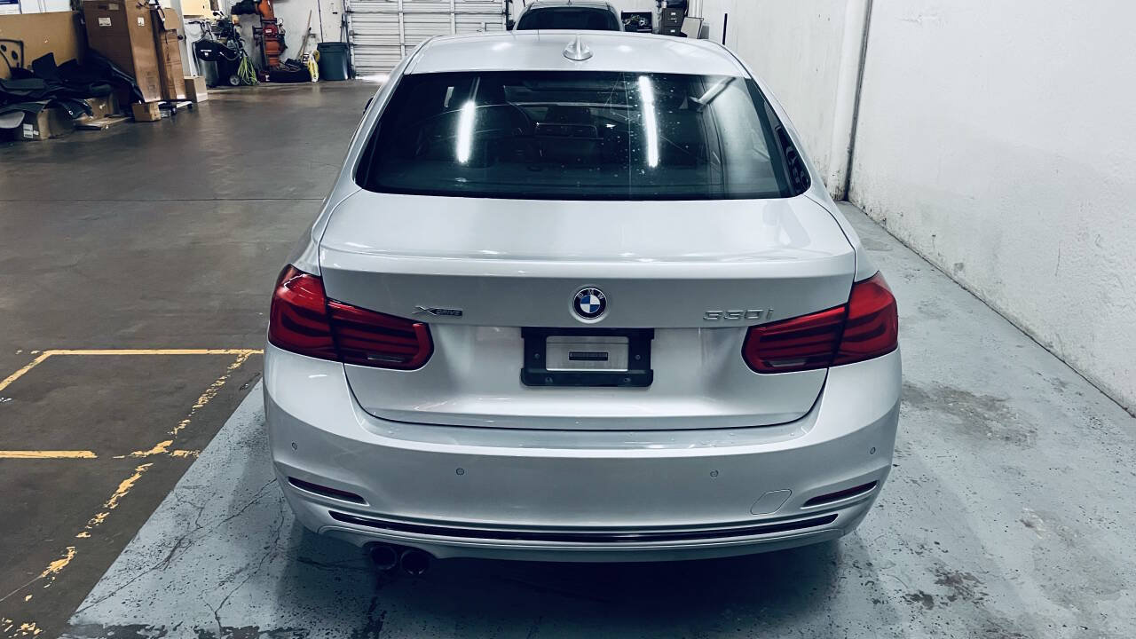 Used 2017 BMW 330i xDrive Sedan AWD/4WD image 7