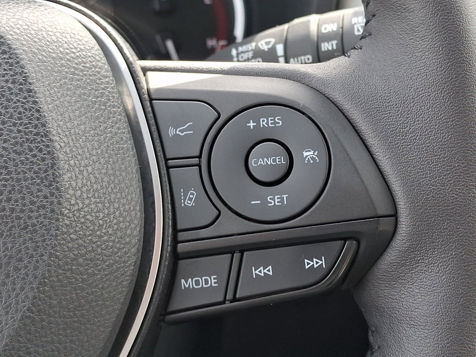 Used 2023 Toyota RAV4 XLE image 24