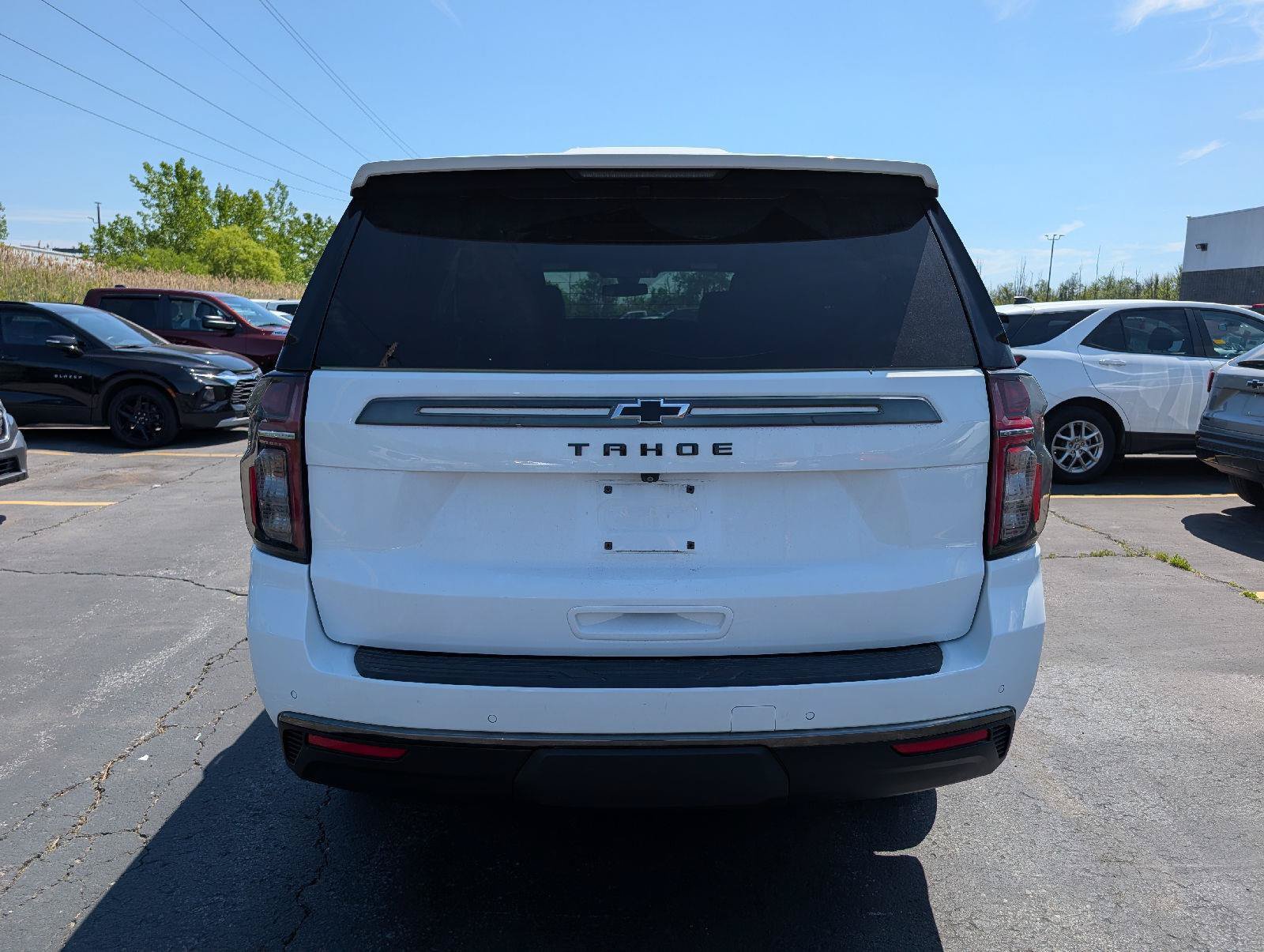 Used 2022 Chevrolet Tahoe Z71 w/ Luxury Package AWD/4WD image 8