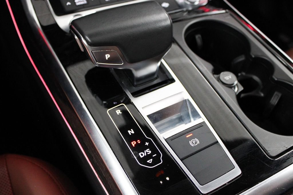 Used 2019 Audi Q8 Premium Plus w/ Premium Plus AWD/4WD image 36