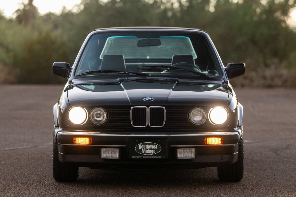 Used 1990 BMW 325i Convertible RWD image 32