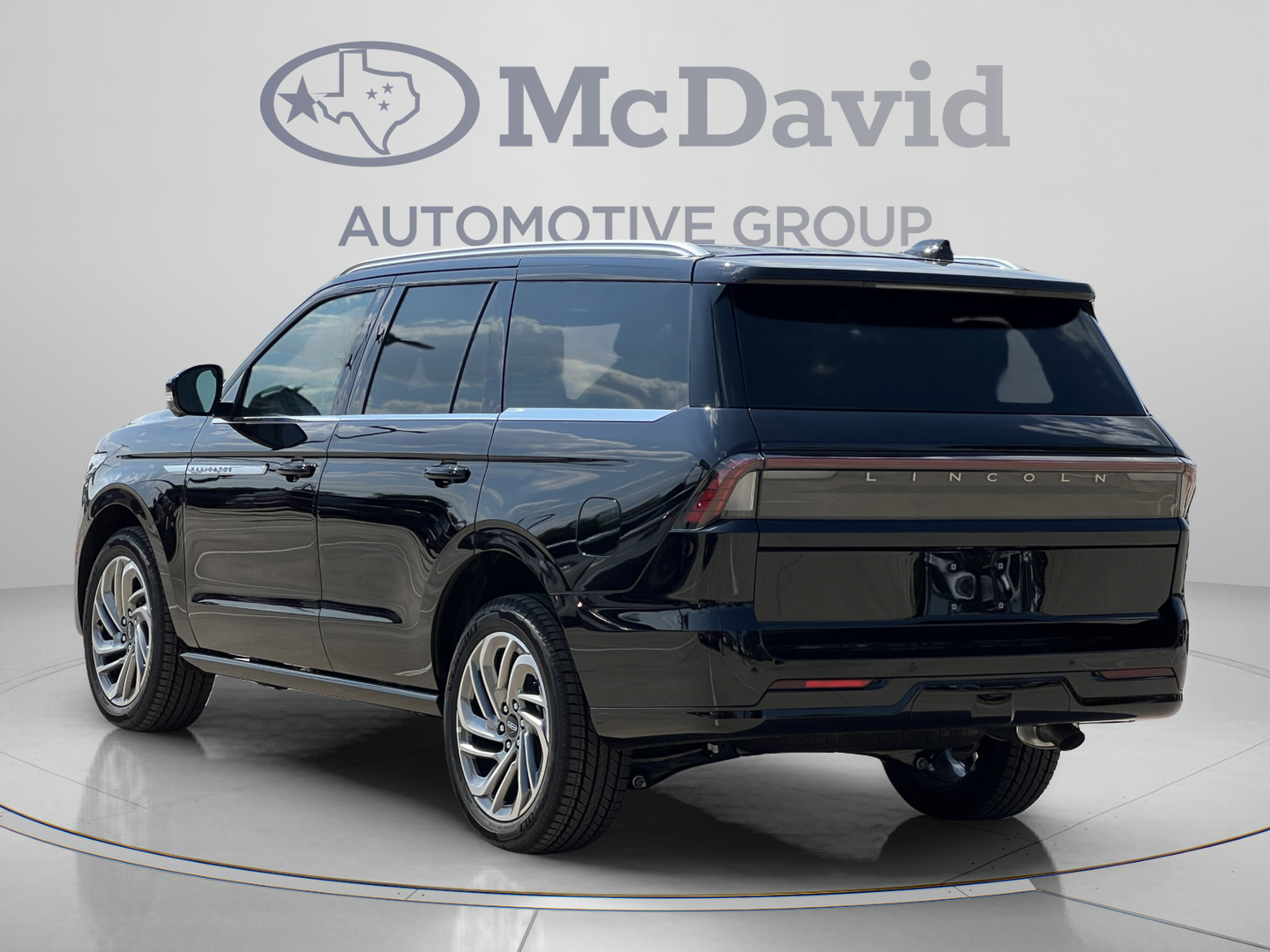 New 2027 Lincoln Navigator Reserve AWD/4WD image 5