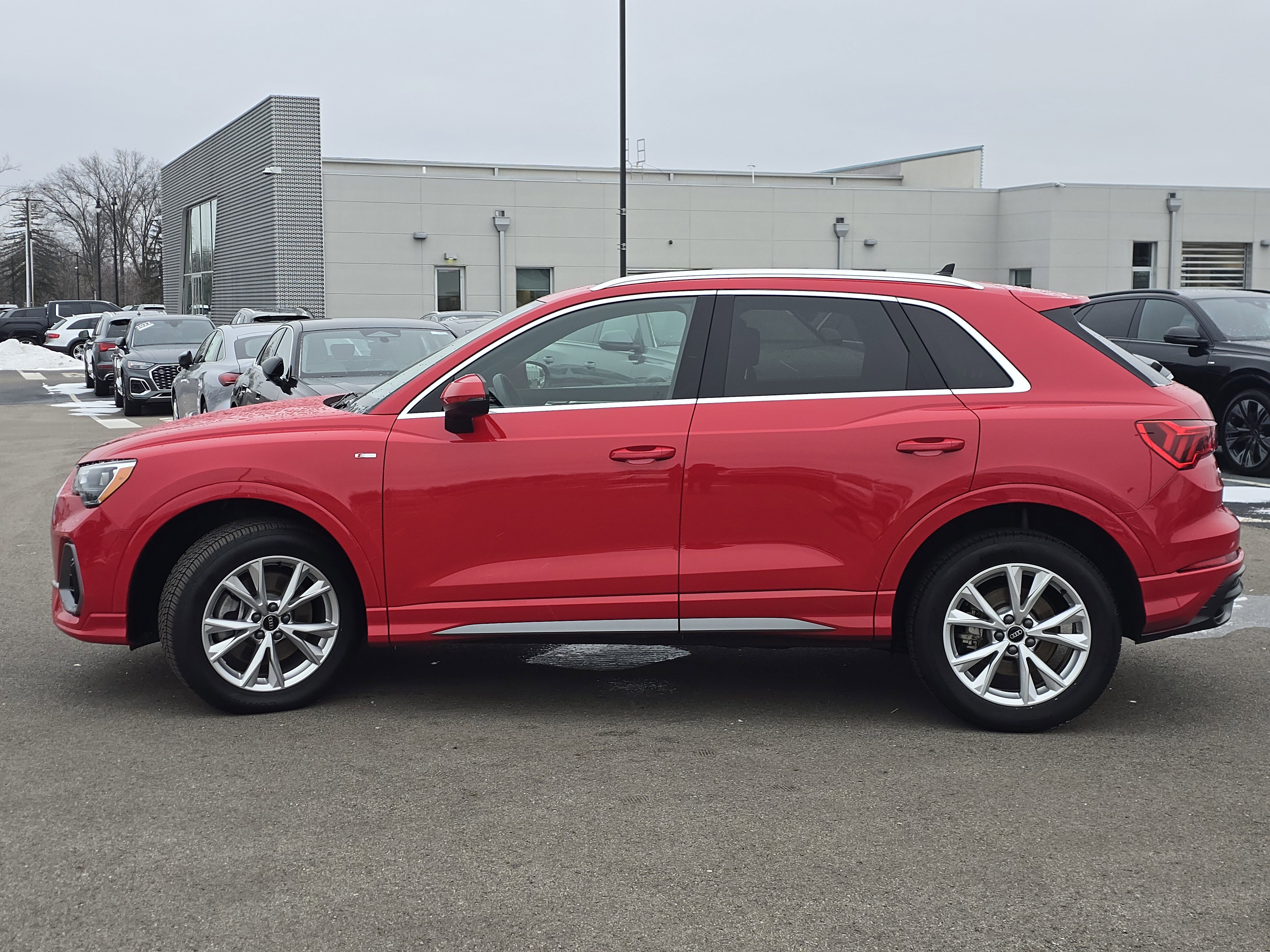 Used 2022 Audi Q3 2.0T Premium image 4