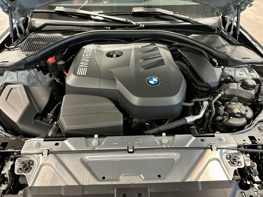 New 2026 BMW 330i xDrive Sedan w/ M Sport Package AWD/4WD image 32