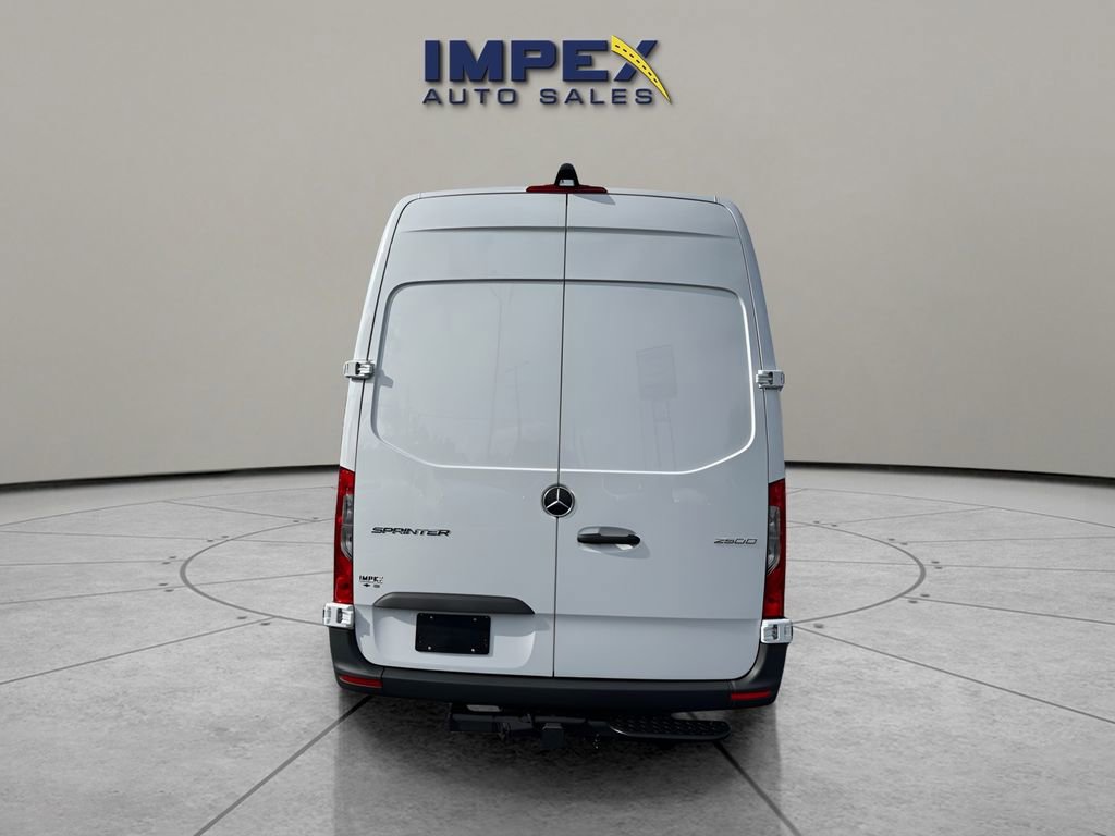 Used 2025 Mercedes-Benz Sprinter 2500 image 3