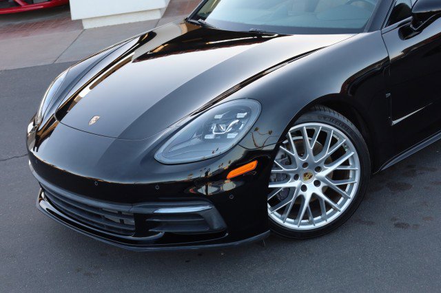 Used 2017 Porsche Panamera image 6