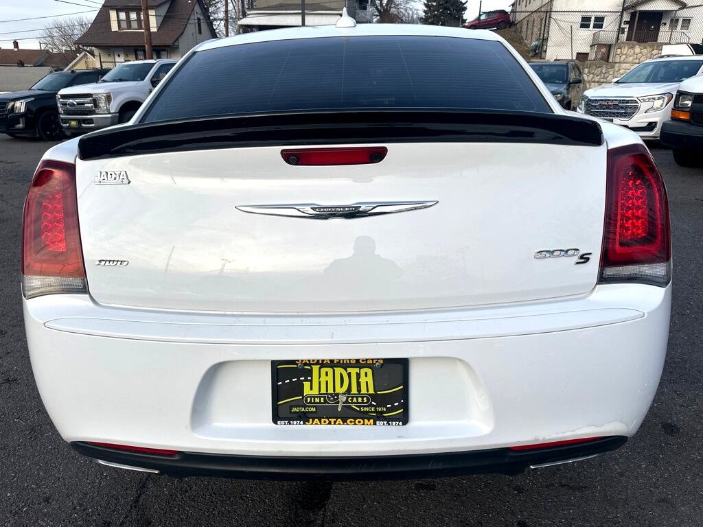 Used 2017 Chrysler 300 S image 4