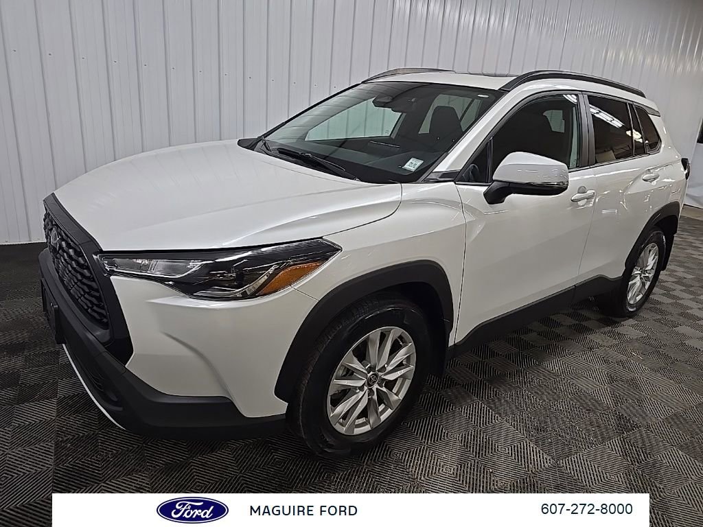 Used 2023 Toyota Corolla Cross LE w/ Moonroof Package image 10