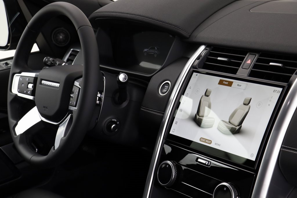 New 2025 Land Rover Discovery Dynamic SE image 20