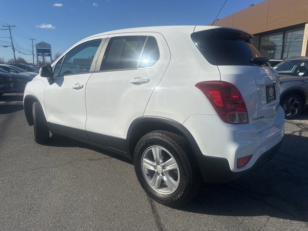 Used 2020 Chevrolet Trax LS w/ Tint and Cruise Package AWD/4WD image 9