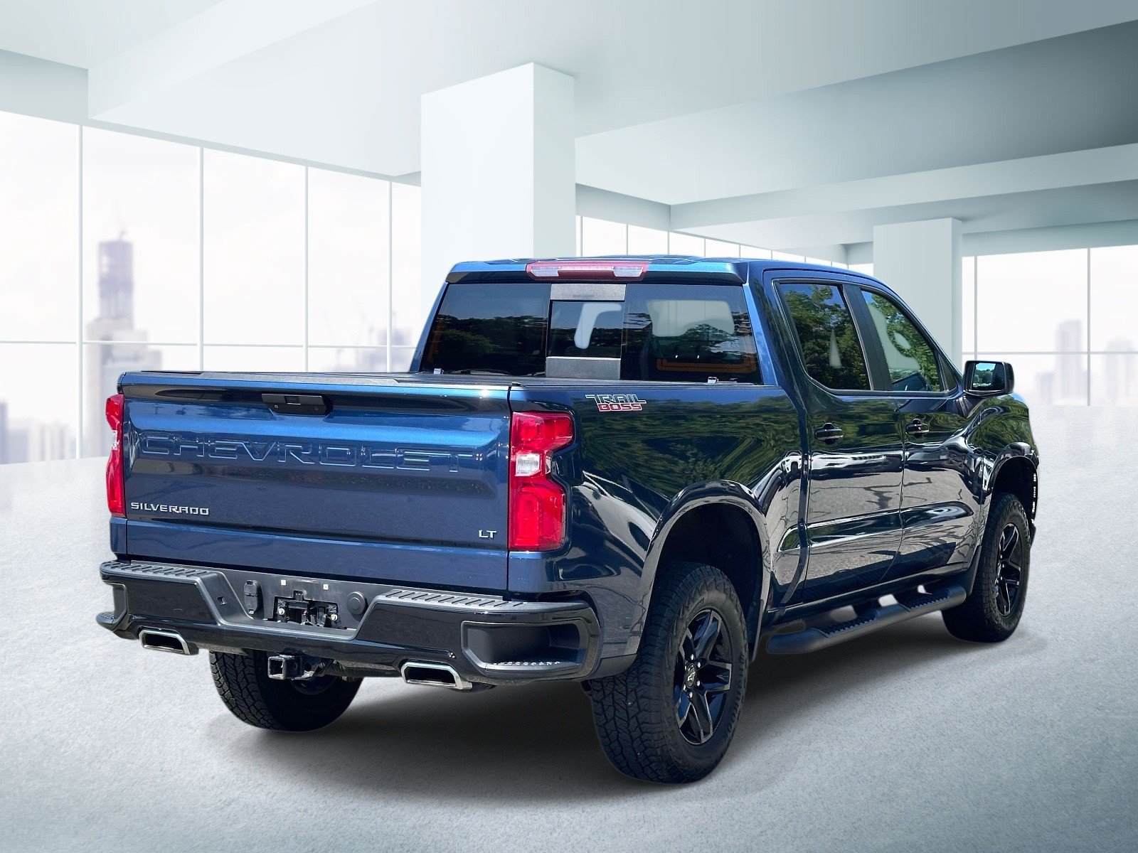 Used 2021 Chevrolet Silverado 1500 LT Trail Boss w/ Convenience Package II AWD/4WD image 4